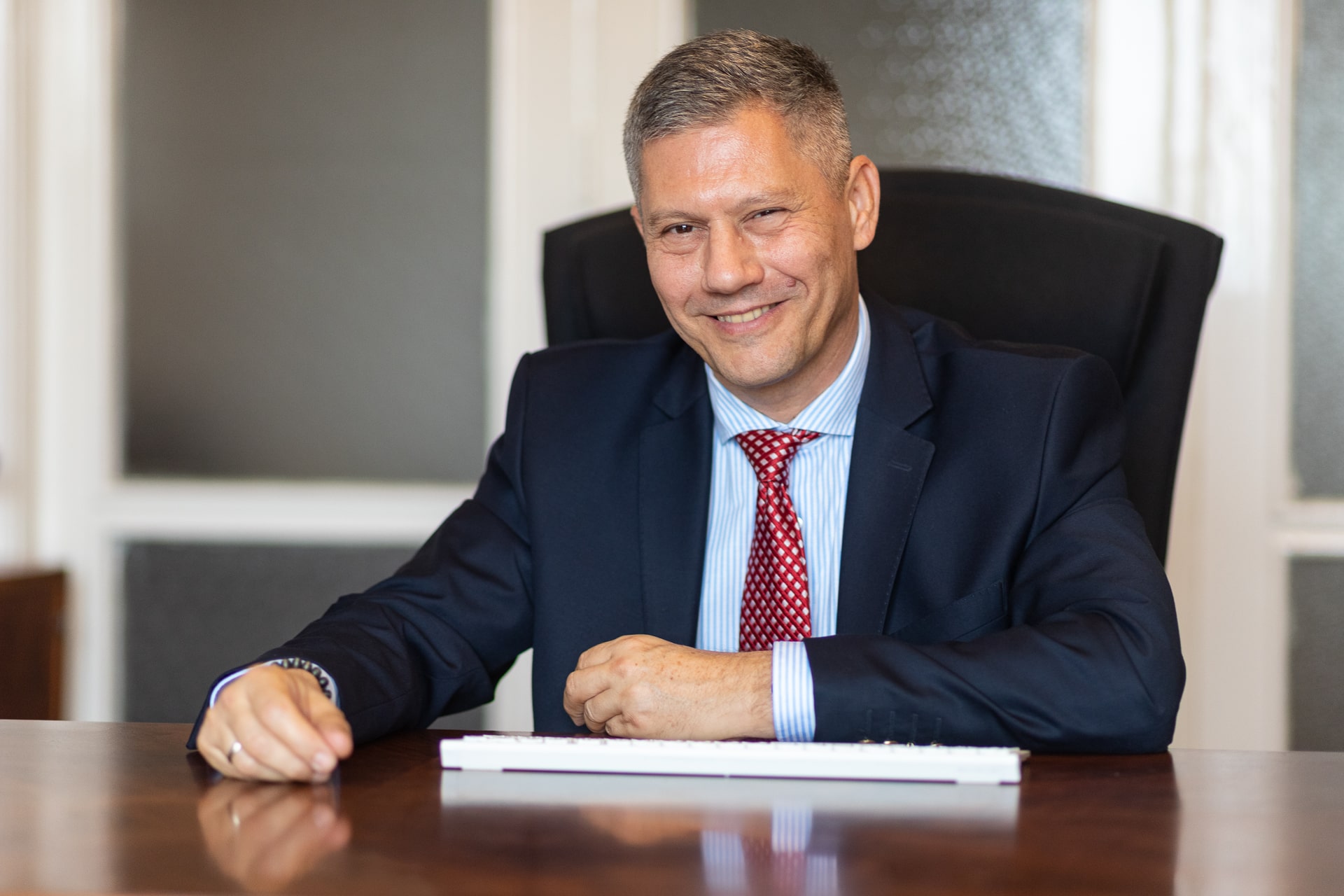 Dr. Kéri Tamás büntetőjogász